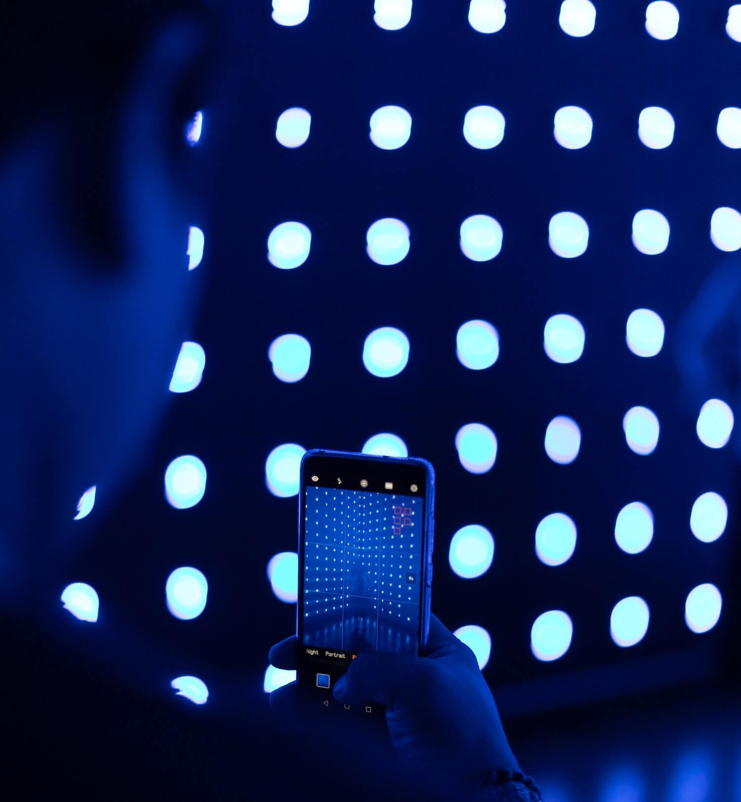 BLUE LIGHT 101: What You Need to Know – Goodhabit